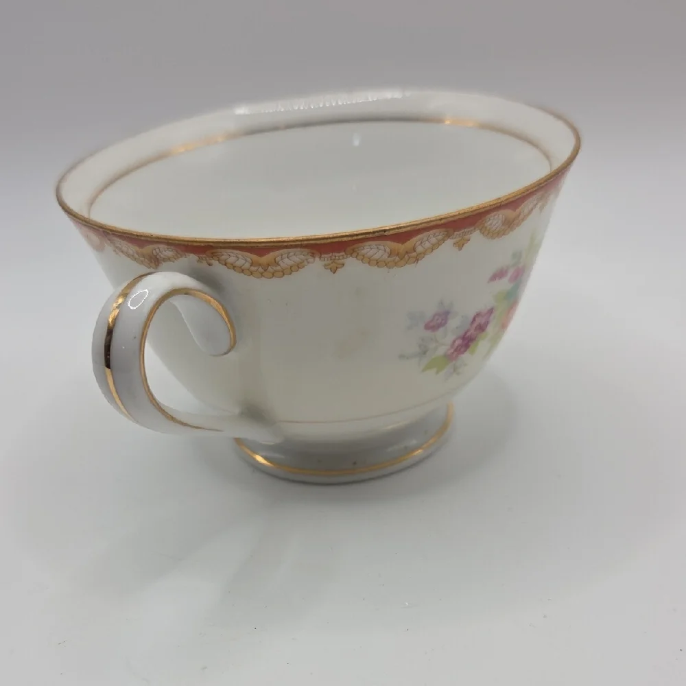 Tea Cup Diamond Supply Co. Floral White and Gold Teacup Occupied Japan